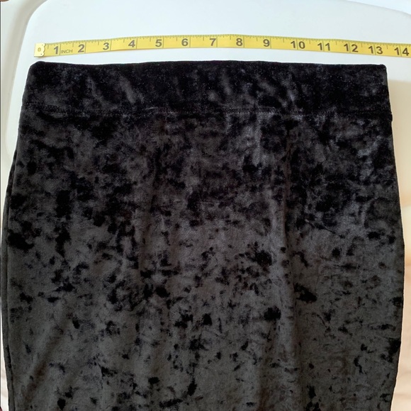 Mid-Waist Black Pencil Skirt - Picture 4 of 6